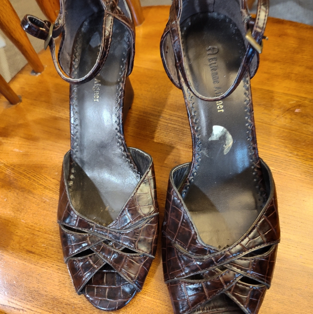 Women's size 8.5 Wedge Open Toed Shoes